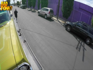 Amateur chick slut fucking threesome in the backseat